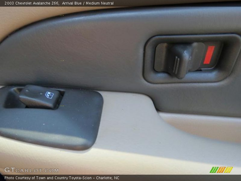 Arrival Blue / Medium Neutral 2003 Chevrolet Avalanche Z66