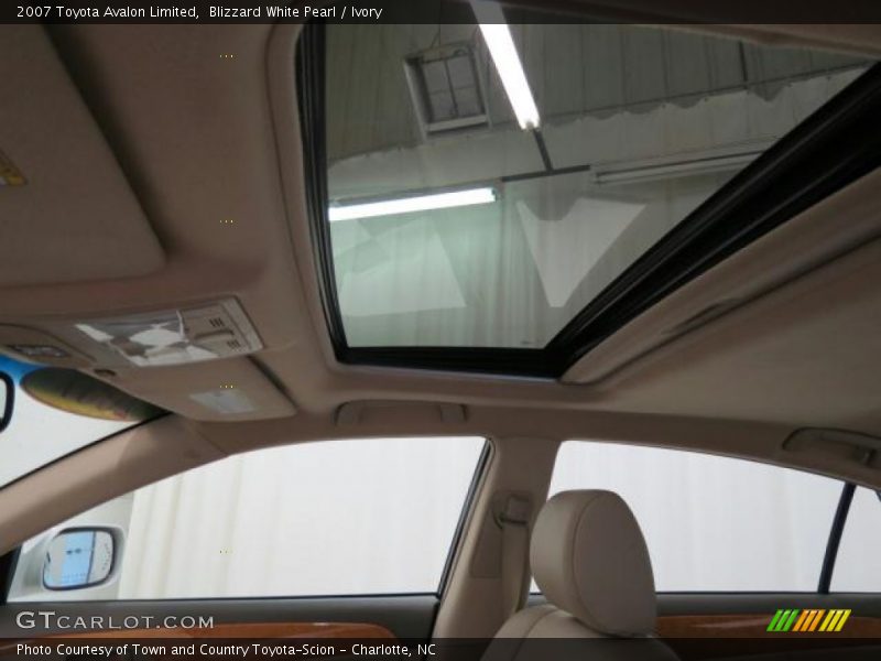 Blizzard White Pearl / Ivory 2007 Toyota Avalon Limited