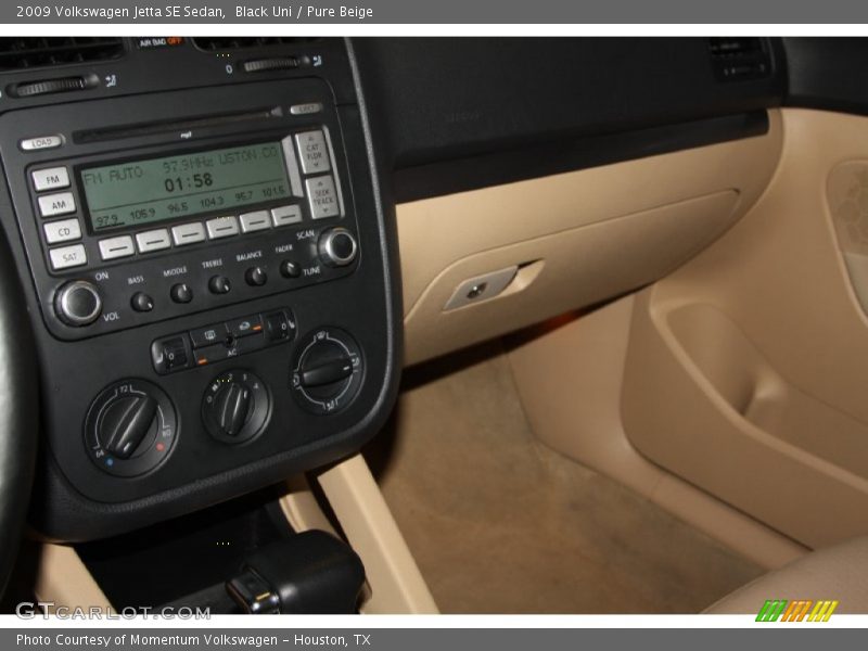 Black Uni / Pure Beige 2009 Volkswagen Jetta SE Sedan