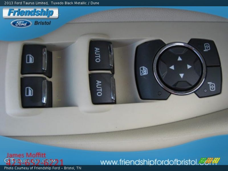 Tuxedo Black Metallic / Dune 2013 Ford Taurus Limited