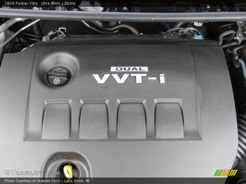 Ultra White / Ebony 2009 Pontiac Vibe