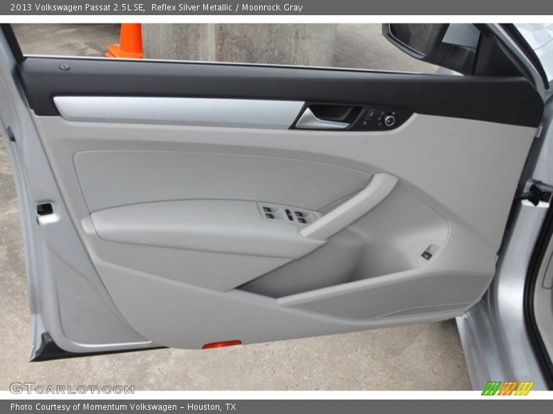Reflex Silver Metallic / Moonrock Gray 2013 Volkswagen Passat 2.5L SE