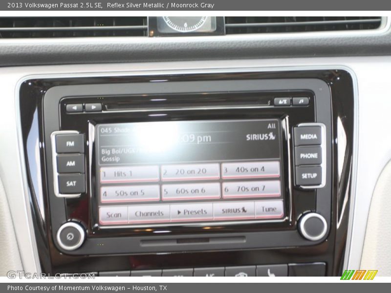 Reflex Silver Metallic / Moonrock Gray 2013 Volkswagen Passat 2.5L SE