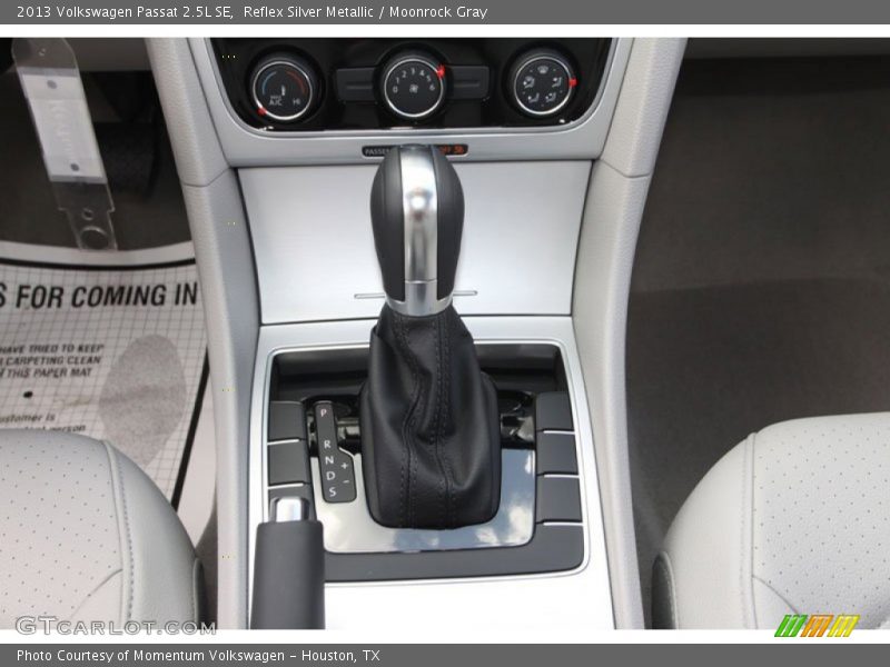 Reflex Silver Metallic / Moonrock Gray 2013 Volkswagen Passat 2.5L SE