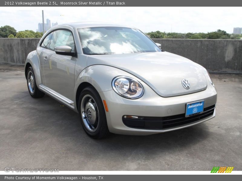 Moonrock Silver Metallic / Titan Black 2012 Volkswagen Beetle 2.5L