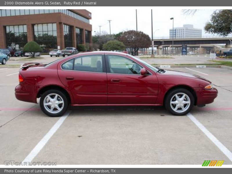 Ruby Red / Neutral 2000 Oldsmobile Alero GL Sedan