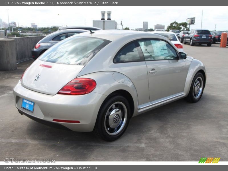 Moonrock Silver Metallic / Titan Black 2012 Volkswagen Beetle 2.5L