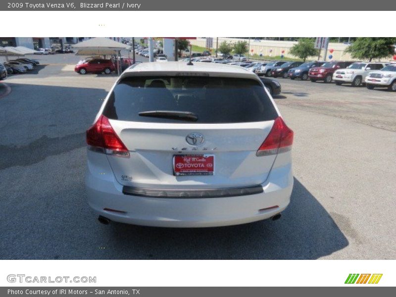 Blizzard Pearl / Ivory 2009 Toyota Venza V6
