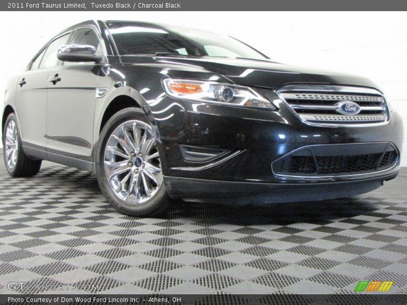 Tuxedo Black / Charcoal Black 2011 Ford Taurus Limited