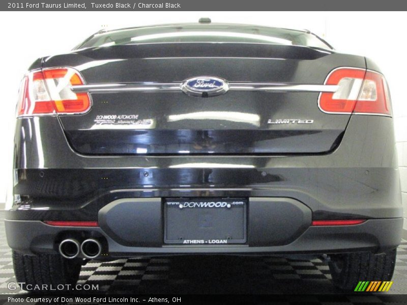 Tuxedo Black / Charcoal Black 2011 Ford Taurus Limited