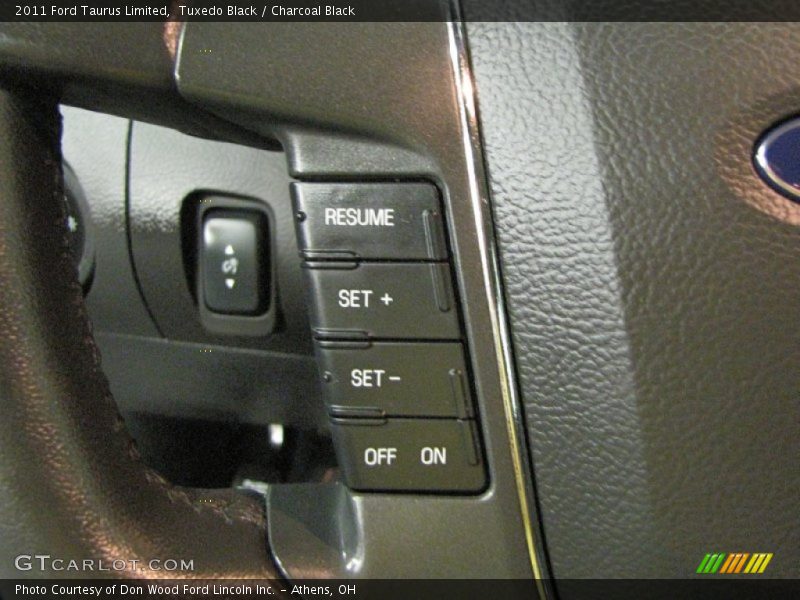 Tuxedo Black / Charcoal Black 2011 Ford Taurus Limited