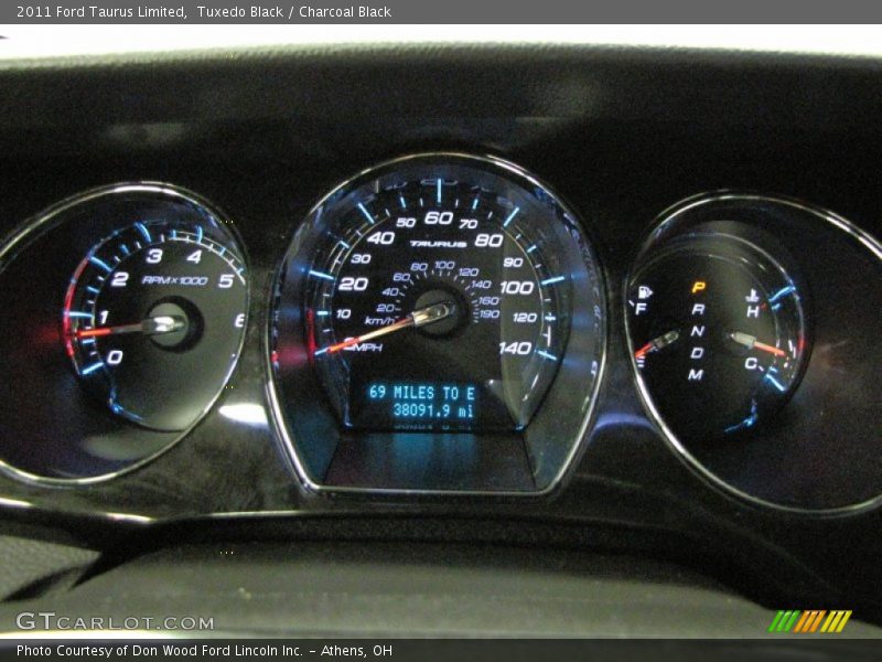 Tuxedo Black / Charcoal Black 2011 Ford Taurus Limited