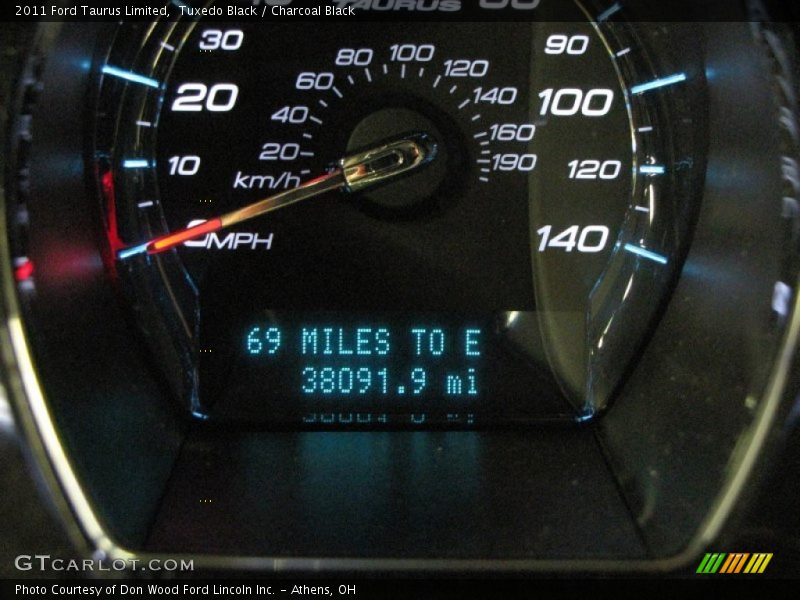Tuxedo Black / Charcoal Black 2011 Ford Taurus Limited