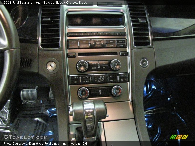 Tuxedo Black / Charcoal Black 2011 Ford Taurus Limited