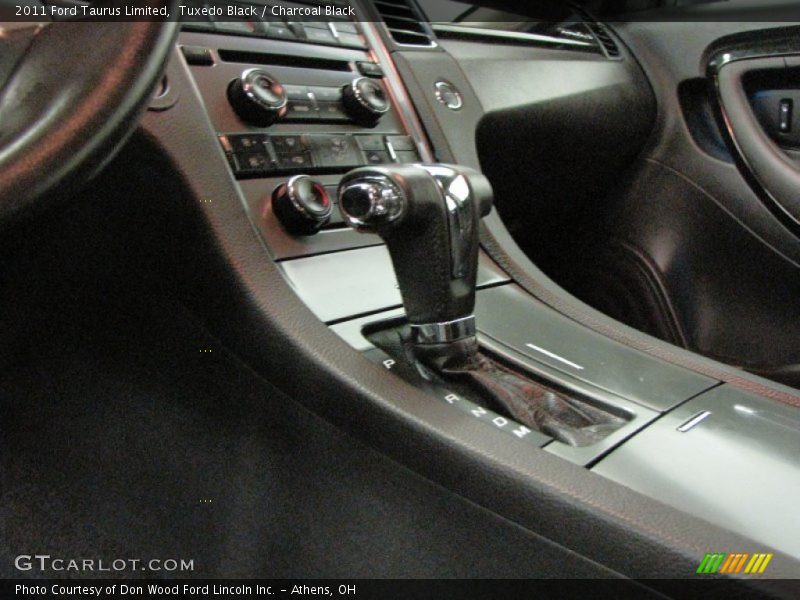 Tuxedo Black / Charcoal Black 2011 Ford Taurus Limited