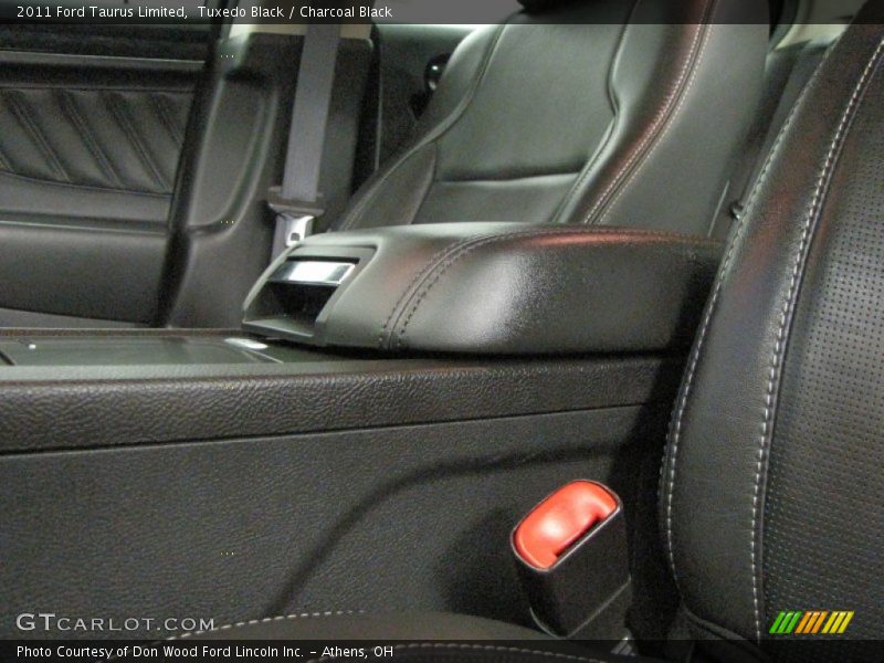 Tuxedo Black / Charcoal Black 2011 Ford Taurus Limited