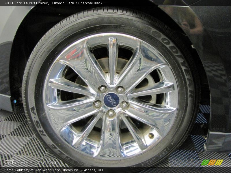 Tuxedo Black / Charcoal Black 2011 Ford Taurus Limited