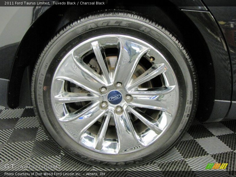 Tuxedo Black / Charcoal Black 2011 Ford Taurus Limited