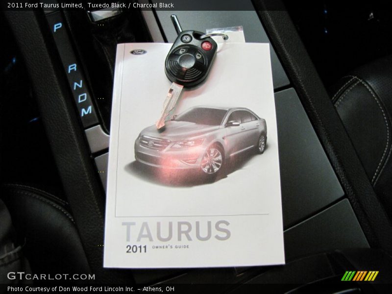 Tuxedo Black / Charcoal Black 2011 Ford Taurus Limited