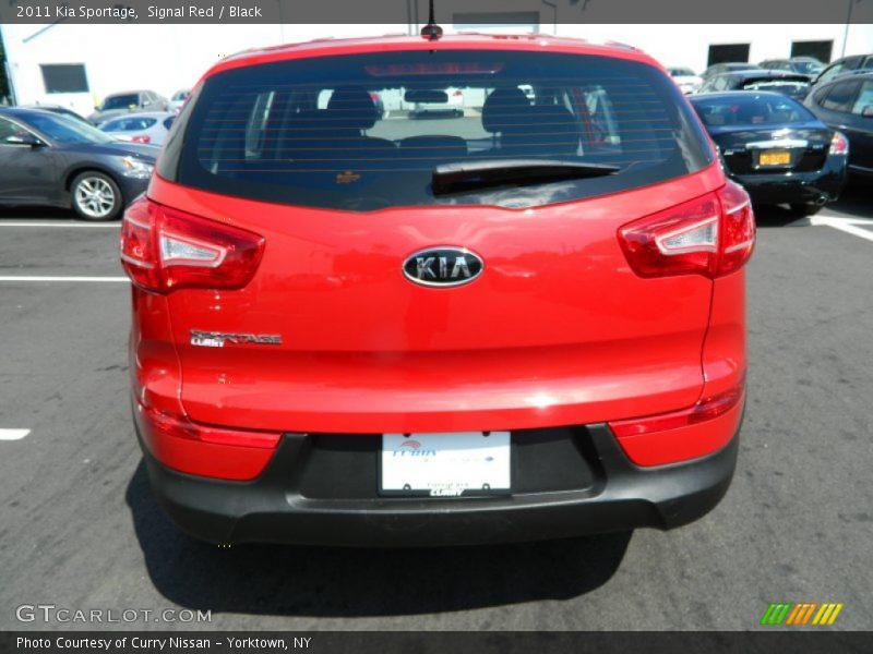 Signal Red / Black 2011 Kia Sportage