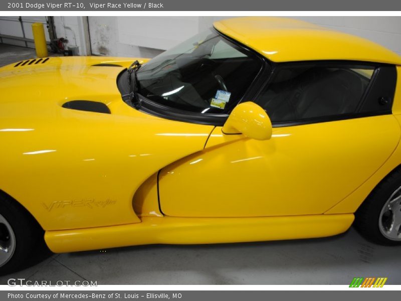 Viper Race Yellow / Black 2001 Dodge Viper RT-10