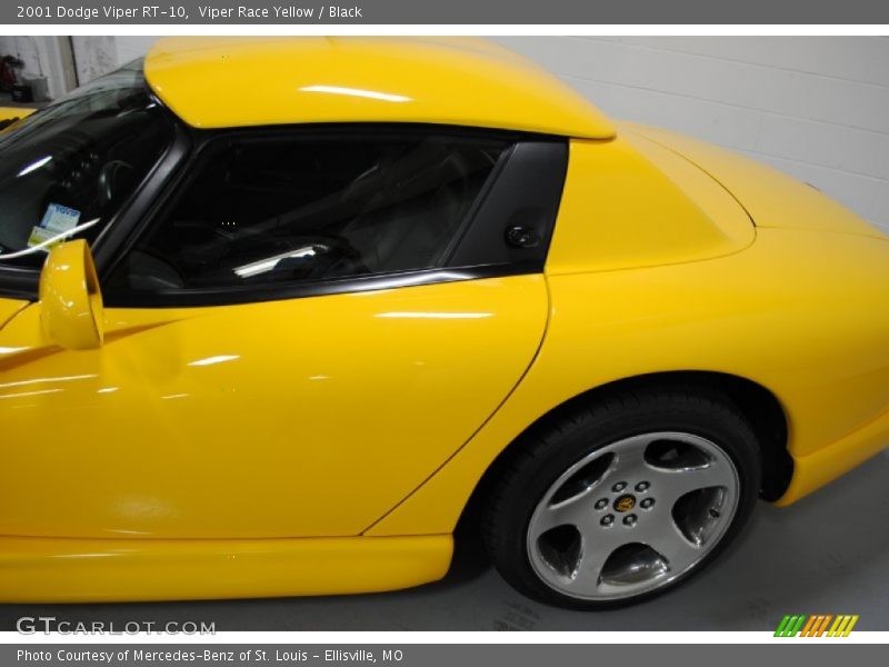 Viper Race Yellow / Black 2001 Dodge Viper RT-10