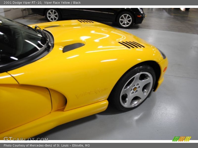 Viper Race Yellow / Black 2001 Dodge Viper RT-10