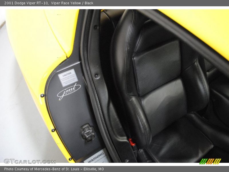 Viper Race Yellow / Black 2001 Dodge Viper RT-10