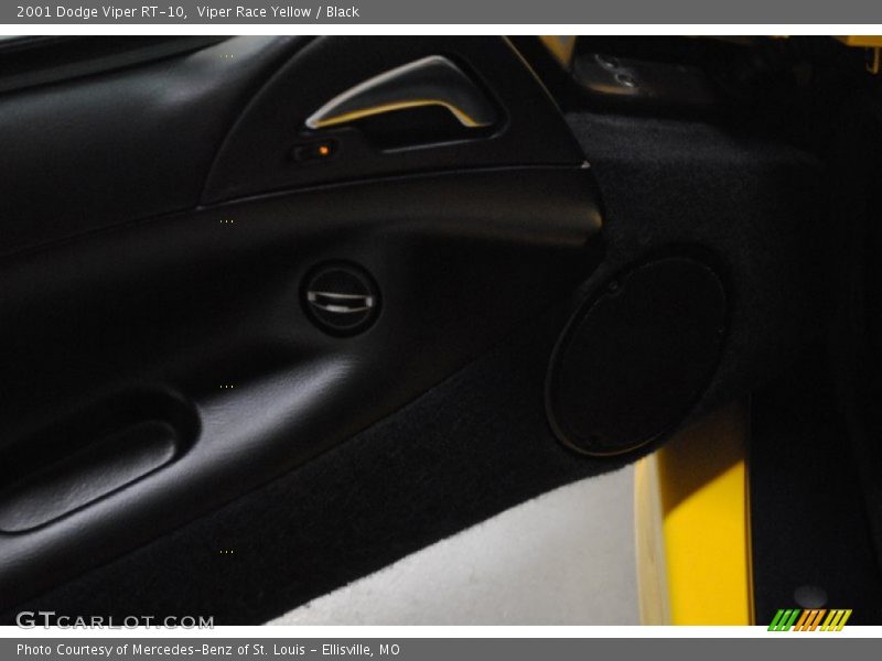 Viper Race Yellow / Black 2001 Dodge Viper RT-10