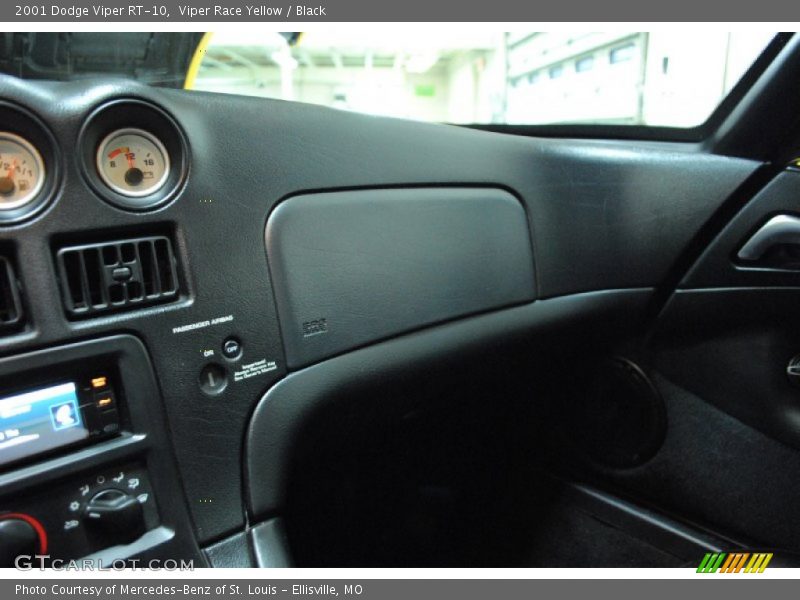 Viper Race Yellow / Black 2001 Dodge Viper RT-10