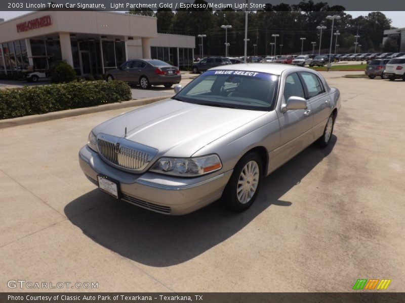 Light Parchment Gold / Espresso/Medium Light Stone 2003 Lincoln Town Car Signature