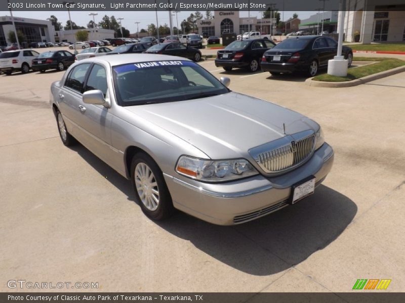 Light Parchment Gold / Espresso/Medium Light Stone 2003 Lincoln Town Car Signature