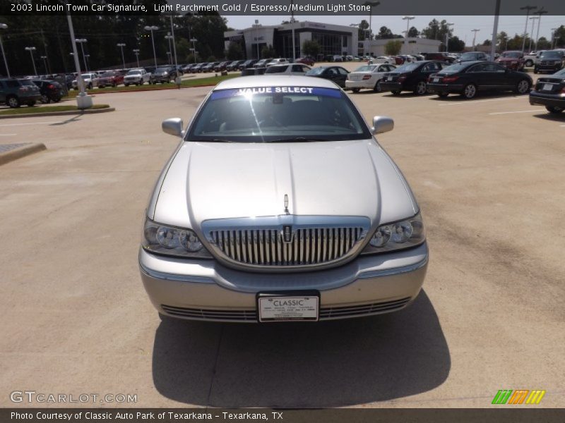 Light Parchment Gold / Espresso/Medium Light Stone 2003 Lincoln Town Car Signature