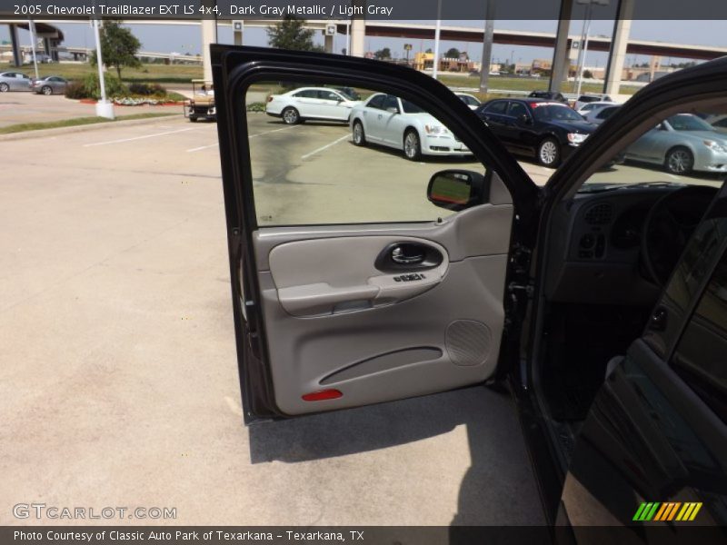 Dark Gray Metallic / Light Gray 2005 Chevrolet TrailBlazer EXT LS 4x4