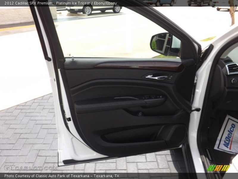 Platinum Ice Tricoat / Ebony/Ebony 2012 Cadillac SRX Premium