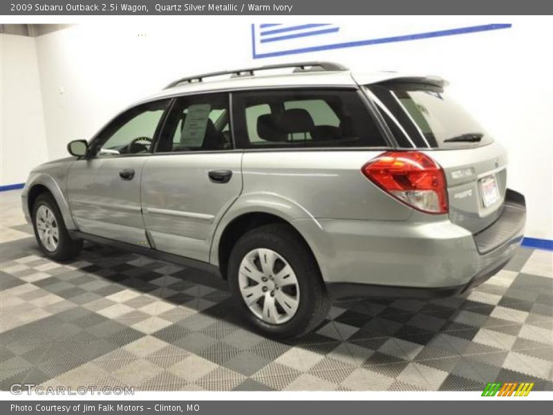 Quartz Silver Metallic / Warm Ivory 2009 Subaru Outback 2.5i Wagon