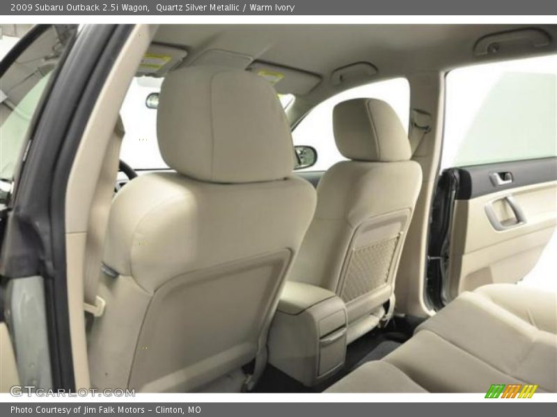 Quartz Silver Metallic / Warm Ivory 2009 Subaru Outback 2.5i Wagon