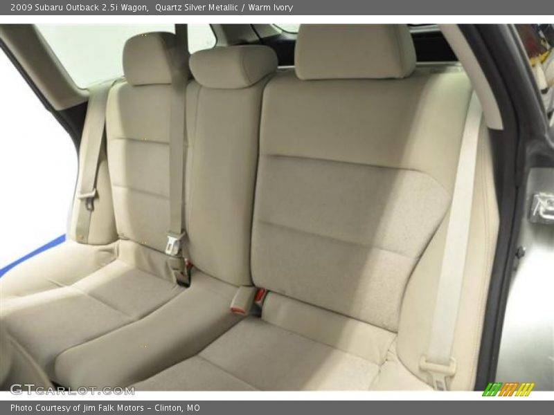 Quartz Silver Metallic / Warm Ivory 2009 Subaru Outback 2.5i Wagon