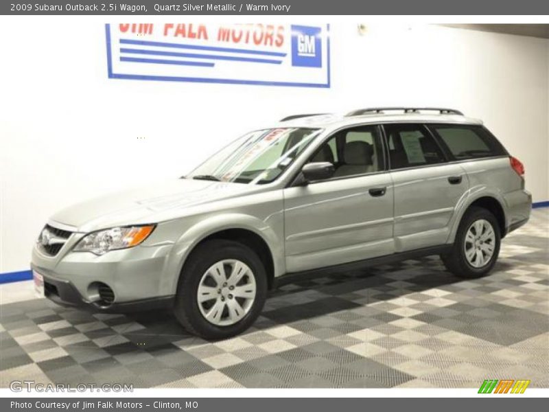 Quartz Silver Metallic / Warm Ivory 2009 Subaru Outback 2.5i Wagon