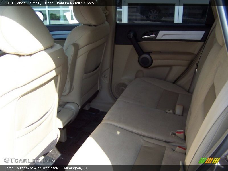 Urban Titanium Metallic / Ivory 2011 Honda CR-V SE
