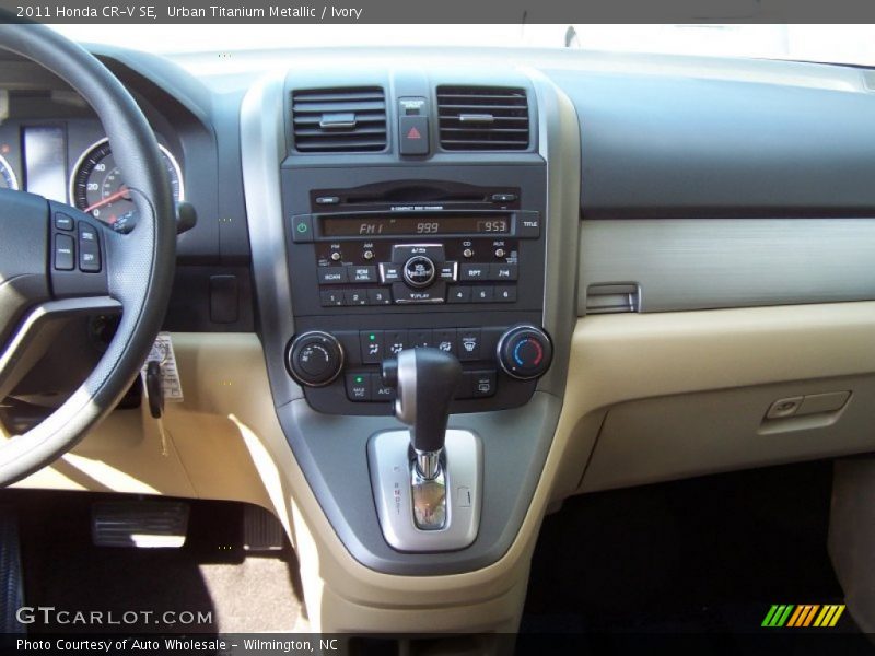 Urban Titanium Metallic / Ivory 2011 Honda CR-V SE