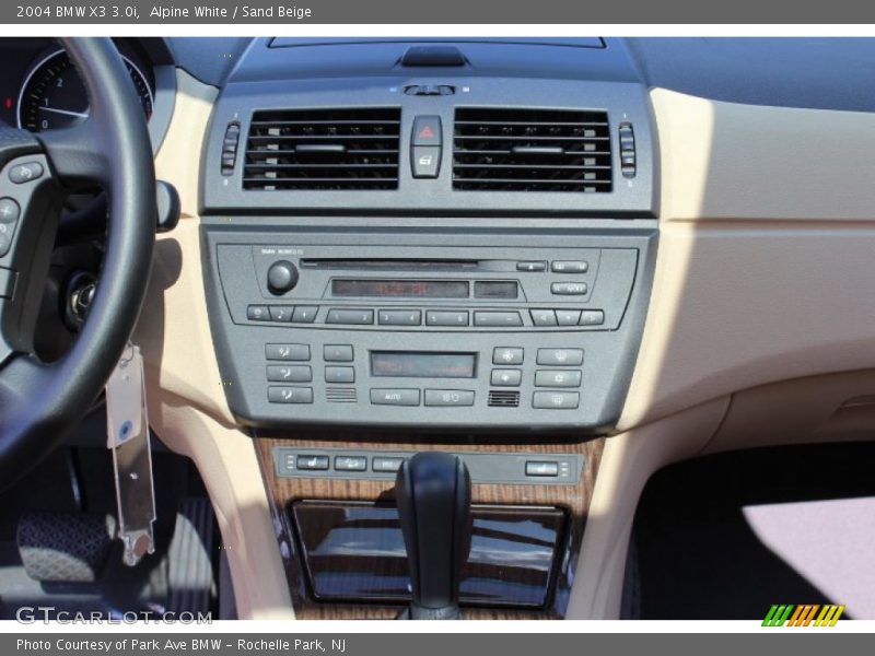 Alpine White / Sand Beige 2004 BMW X3 3.0i