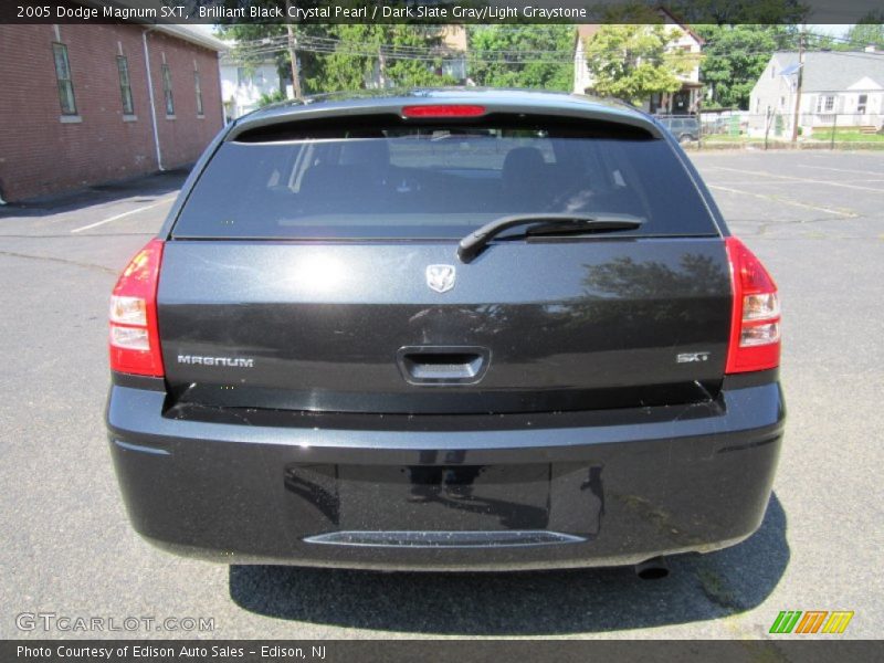 Brilliant Black Crystal Pearl / Dark Slate Gray/Light Graystone 2005 Dodge Magnum SXT