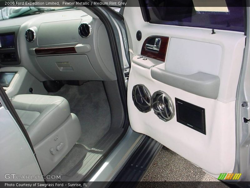 Pewter Metallic / Medium Flint Grey 2006 Ford Expedition Limited