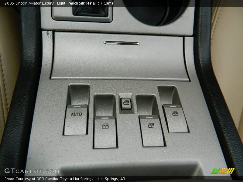 Controls of 2005 Aviator Luxury