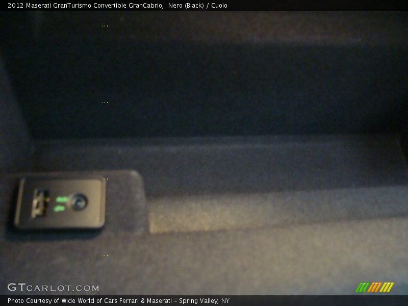 Nero (Black) / Cuoio 2012 Maserati GranTurismo Convertible GranCabrio