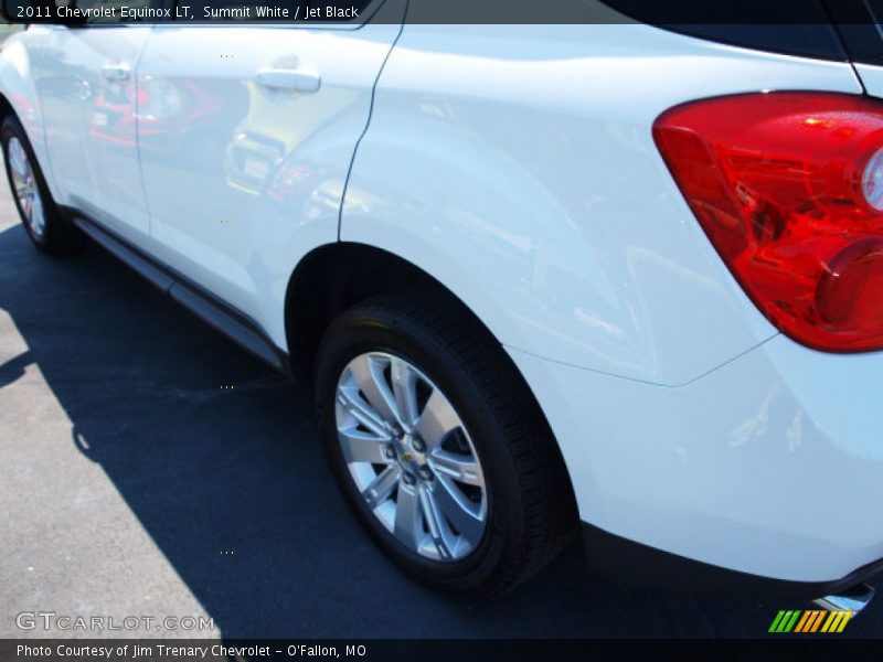 Summit White / Jet Black 2011 Chevrolet Equinox LT