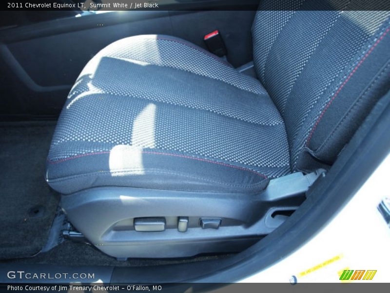 Summit White / Jet Black 2011 Chevrolet Equinox LT
