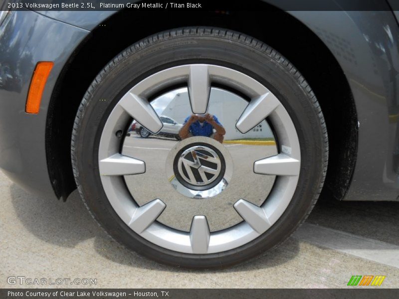 Platinum Gray Metallic / Titan Black 2013 Volkswagen Beetle 2.5L