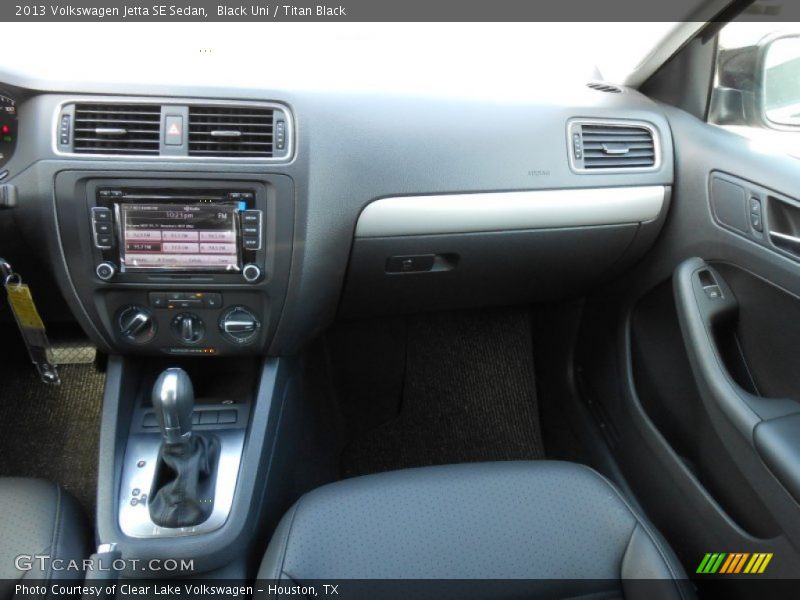 Black Uni / Titan Black 2013 Volkswagen Jetta SE Sedan